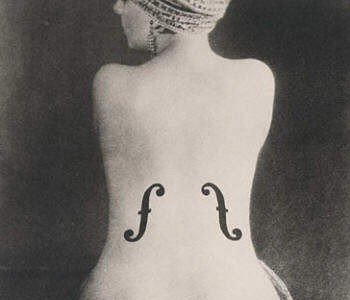 (je t'aime je t'aime, sonatina per slash e baci, silenzi e sguardi; scritta e da eseguire sciogliendola in aria in una e per nessuna festa di lib(e)razione) neanche lo sguardo...